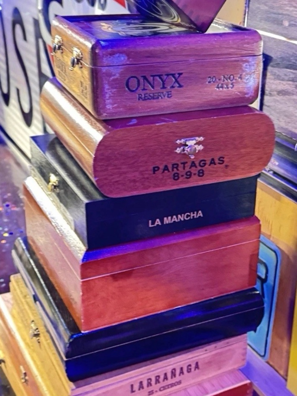 Rare 9 lit of Wooden Cigar Boxes - Onyx, Partagas, La Mancha